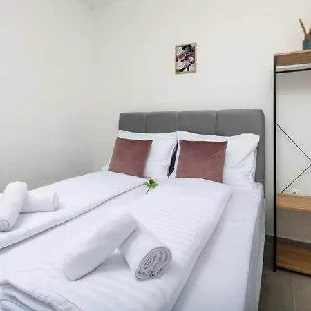 Maxi 3 Apartment
