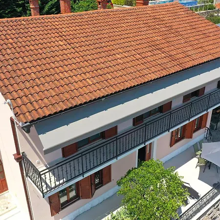 Maxi 3 Apartment