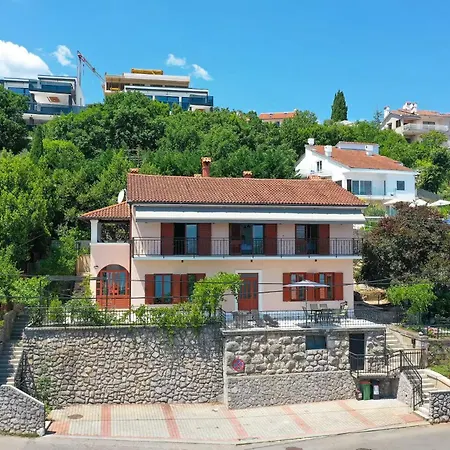 Maxi 3 Apartment Volosko