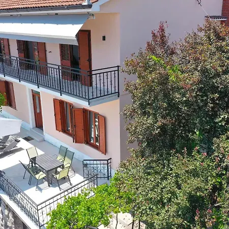 Maxi 3 Apartment *